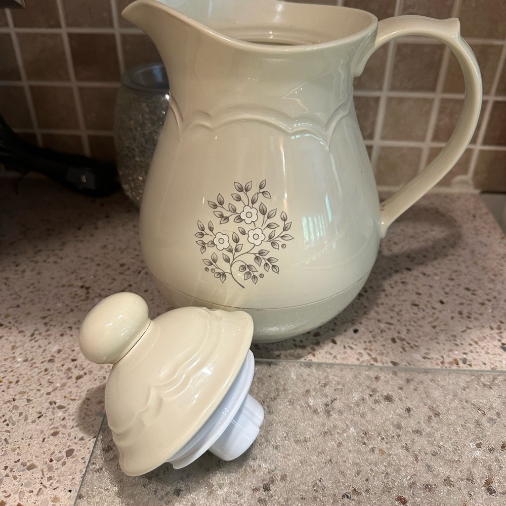 Pfaltzgraff carafe - Picture 2 of 3
